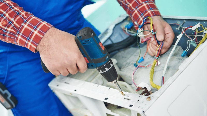 Arifiye Bosch Bosch çamaşır makinesi kart tamiri – Su almama arızası orijinal parça ile giderildi. - Teknik servis örneği